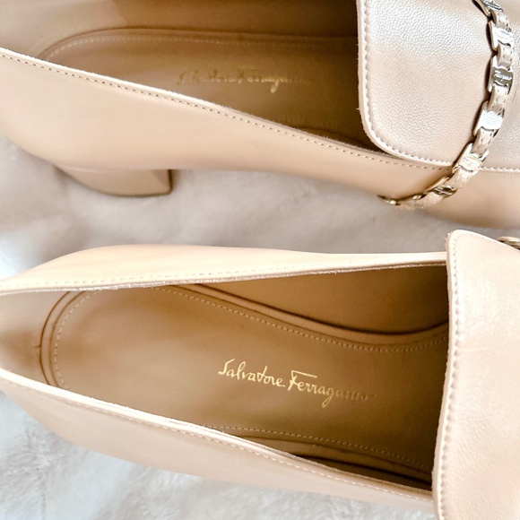 NWT Salvatore Ferragamo Tilos almond Nappa  calf leather heels - Picture 7 of 8